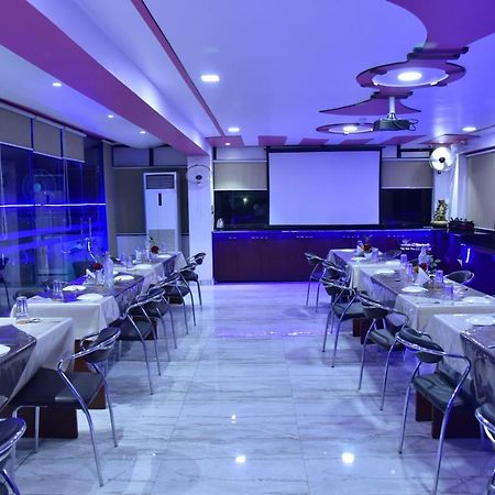 Le Leisure Ξενοδοχείο Αλλαχαμπάντ Εξωτερικό φωτογραφία