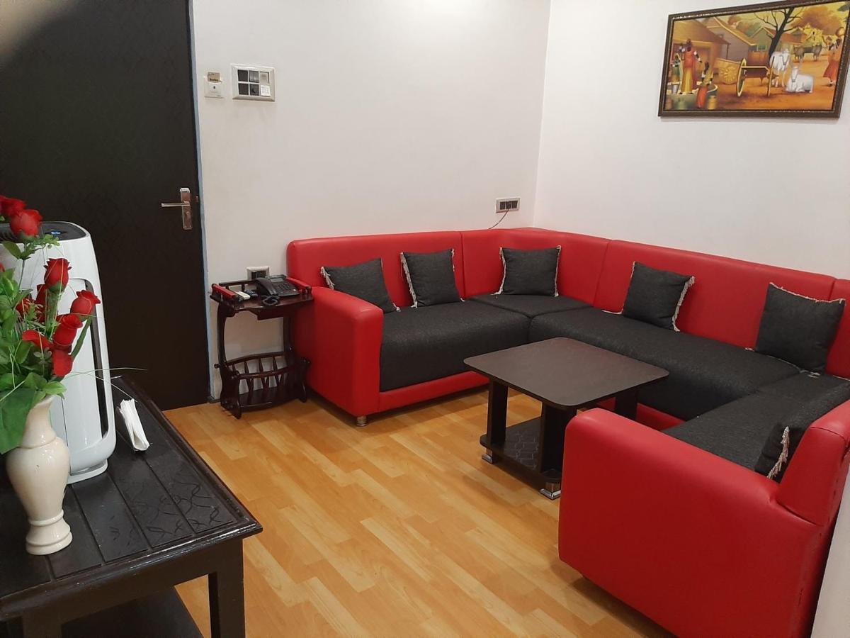 Le Leisure Ξενοδοχείο Αλλαχαμπάντ Εξωτερικό φωτογραφία